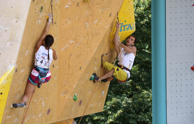 РИСК онсайт №54. Страховка в скалолазании (Скалолазание, скалолазание, техника безопасности, техника страховки, учимся)