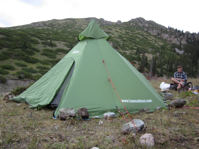 Палатка Luxe Outdoor Megahorn II (Горный туризм, шатер)