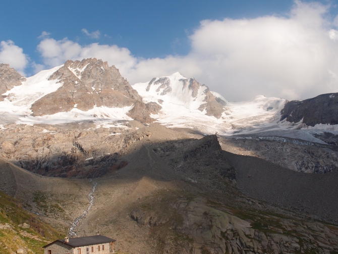 Валь Мазино-Гранд Парадизо. Несколько несложных маршрутов. (Альпинизм, Италия. Валь Мазино. Гранд парадизо.)