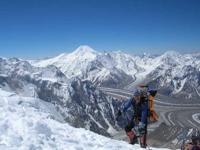 Новости с Броуд Пик (Альпинизм, каракорум, somos ecuador, Andrzej Bargiel, Òscar Cadiach, Ivan Vallejo)