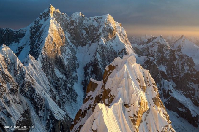 Четвертая попытка Джонатана Гриффита: Link Sar West. (Альпинизм, Сharakusa, Baltistan, Jonathan Griffith, Andy Housmen)