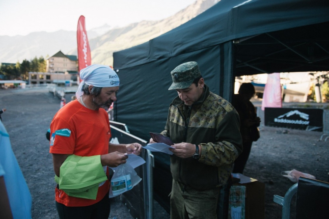 Бег вокруг Эльбруса или история о сильных духом. Часть 1 (Скайраннинг, elbrus world race, adidas, скайраннинг, горный бег, elbrus mountain race, горы, соревнования, забег)