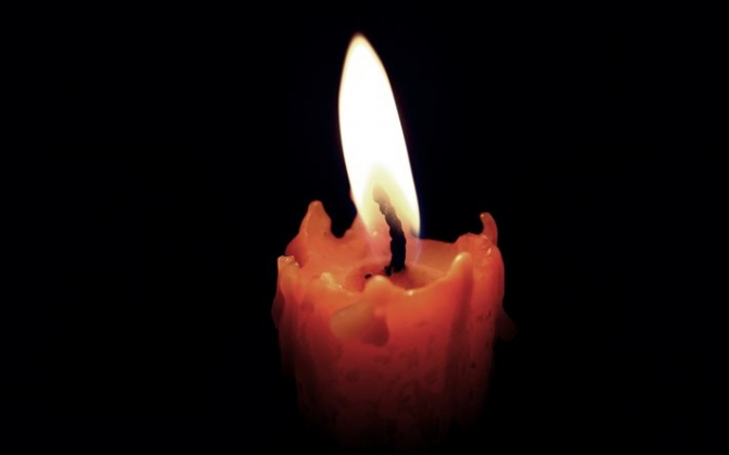 thumb2-gorjawaja-svecha-temnota