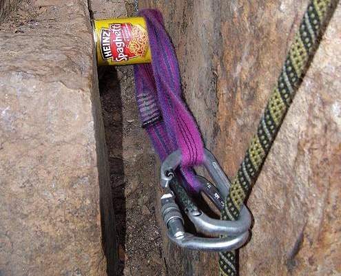 Организация страховочных станций на ненадежных скалах. (станции, страховка, веденин, mountschool.ru, школа)