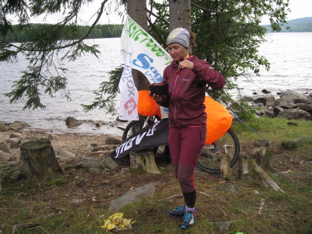 Девчачий норвежский бомж-велотрип завершился (норвегия, бомж трип, морозова, лебедь)