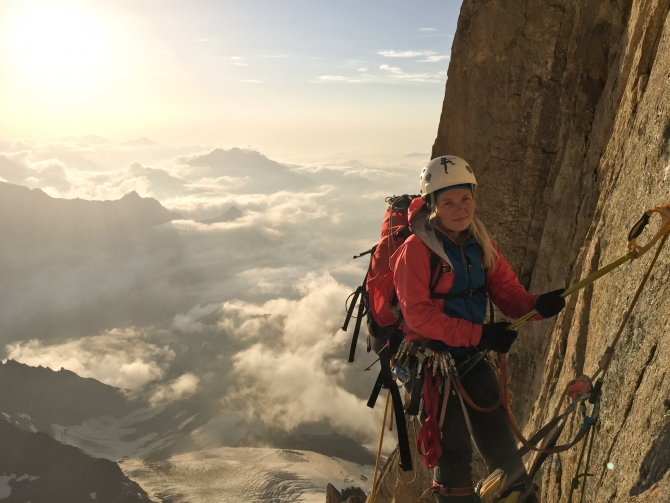 пик БЛОКА! Девчонки прошли стену ;, Альпинизм, маршрут Гунько, красноярск, школа ито, ред фокс)