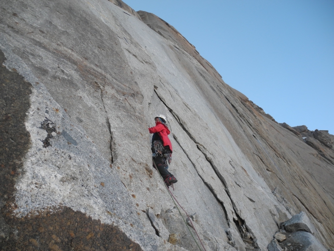 пик БЛОКА! Девчонки прошли стену ;, Альпинизм, маршрут Гунько, красноярск, школа ито, ред фокс)