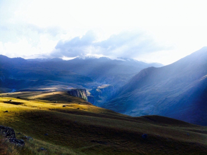 Шаукам (Горный туризм, виктор чайка, эльбрус, приэльбрусье, эльбрус с севера, северное приэльбрусье, менгир, менгиры, развалины, руины)