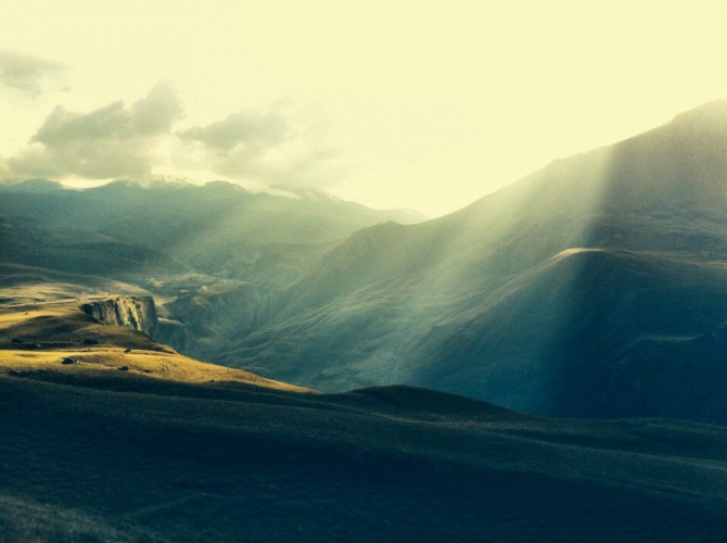 Шаукам (Горный туризм, виктор чайка, эльбрус, приэльбрусье, эльбрус с севера, северное приэльбрусье, менгир, менгиры, развалины, руины)