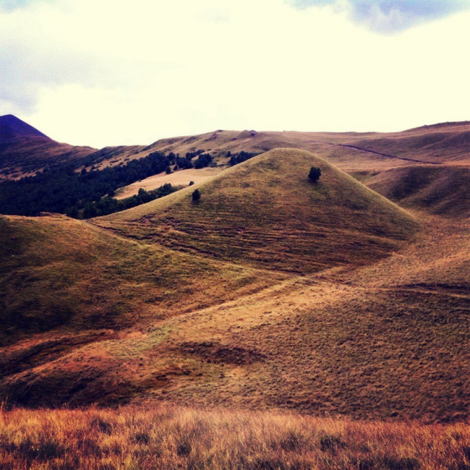 Шаукам (Горный туризм, виктор чайка, эльбрус, приэльбрусье, эльбрус с севера, северное приэльбрусье, менгир, менгиры, развалины, руины)