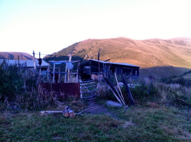 Шаукам (Горный туризм, виктор чайка, эльбрус, приэльбрусье, эльбрус с севера, северное приэльбрусье, менгир, менгиры, развалины, руины)