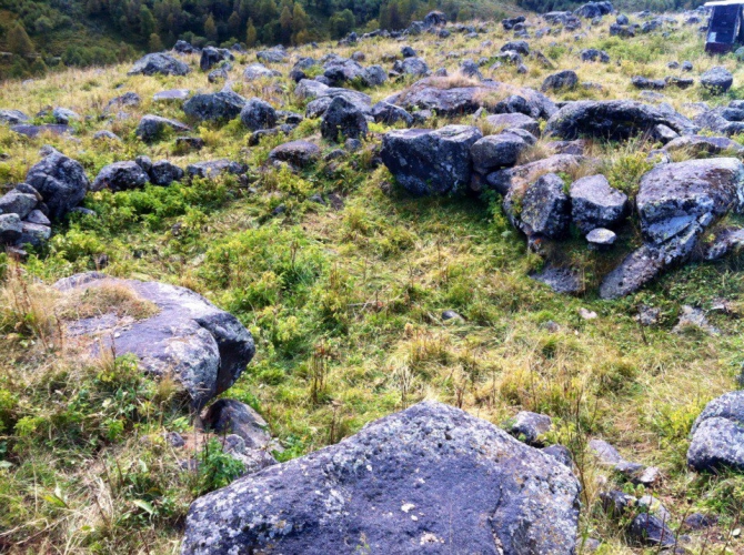 Шаукам (Горный туризм, виктор чайка, эльбрус, приэльбрусье, эльбрус с севера, северное приэльбрусье, менгир, менгиры, развалины, руины)