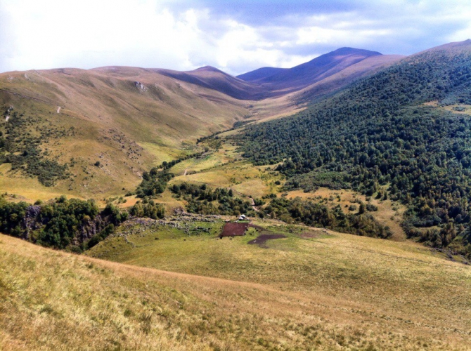 Шаукам (Горный туризм, виктор чайка, эльбрус, приэльбрусье, эльбрус с севера, северное приэльбрусье, менгир, менгиры, развалины, руины)