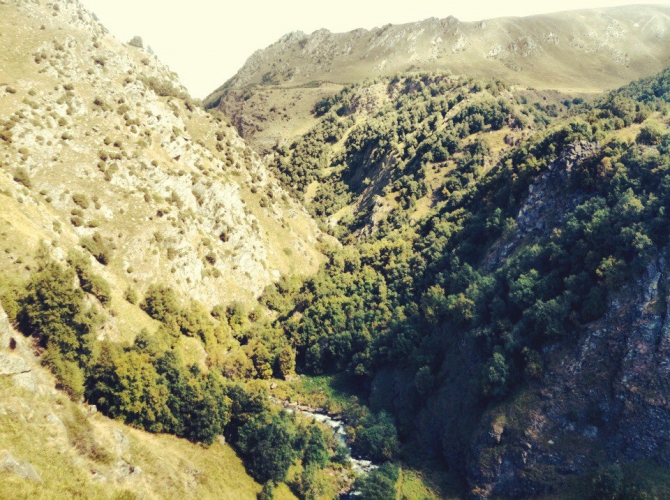 Шаукам (Горный туризм, виктор чайка, эльбрус, приэльбрусье, эльбрус с севера, северное приэльбрусье, менгир, менгиры, развалины, руины)