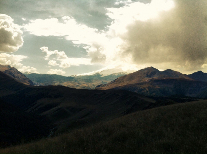 Шаукам (Горный туризм, виктор чайка, эльбрус, приэльбрусье, эльбрус с севера, северное приэльбрусье, менгир, менгиры, развалины, руины)