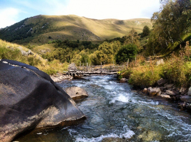 Шаукам (Горный туризм, виктор чайка, эльбрус, приэльбрусье, эльбрус с севера, северное приэльбрусье, менгир, менгиры, развалины, руины)
