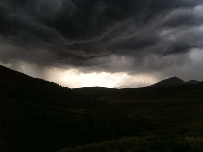 Шаукам (Горный туризм, виктор чайка, эльбрус, приэльбрусье, эльбрус с севера, северное приэльбрусье, менгир, менгиры, развалины, руины)