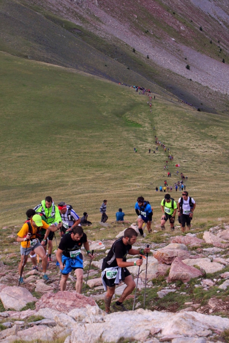 Сильнейшие спортмены мира на гонке Ультра Пиринеи (Скайраннинг, Salomon Ultra Pirineu трейлраннинг, скайраннинг, гонки, испания, килиан жорнет, горы, соревнования)