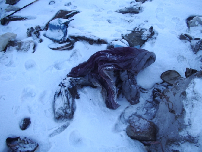 Находка на леднике Котор Северный. Терскей-Алатау, 2007 год (Горный туризм)
