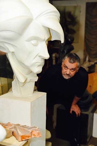 Человек, который много помогал альпинистам, вынужден объявить голодовку в Москве! (Альпинизм)