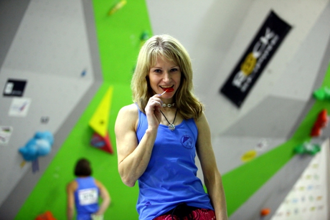 Кубок России-2015 в боулдеринге: итоги 1-го дня (Скалолазание, москва, скалолазание, Евгений Чернышёв, Анна Микушкина, Александра Кожемякина)