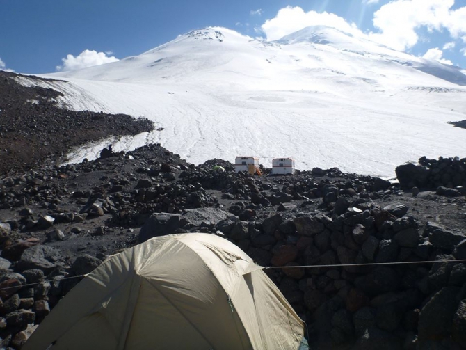 Впечатления новичка о восхождении на Эльбрус с севера 30/08/2014-08/09/2014. (Горный туризм)