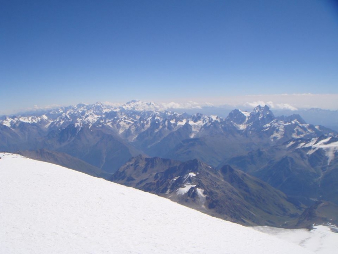 Впечатления новичка о восхождении на Эльбрус с севера 30/08/2014-08/09/2014. (Горный туризм)