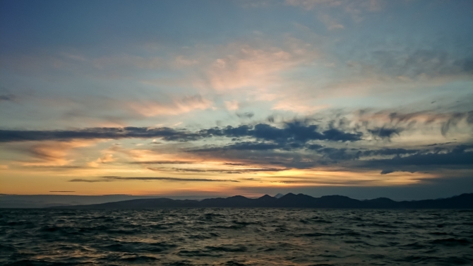 Северные Курильские острова и самые труднодоступные вулканы. (Вода)