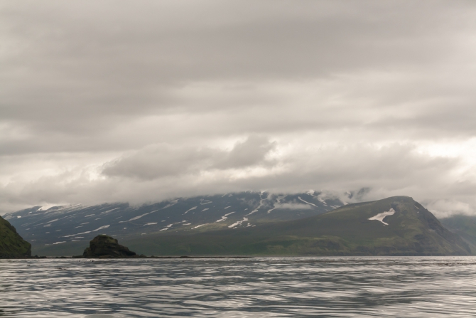 Северные Курильские острова и самые труднодоступные вулканы. (Вода)