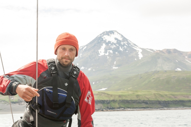 Северные Курильские острова и самые труднодоступные вулканы. (Вода)