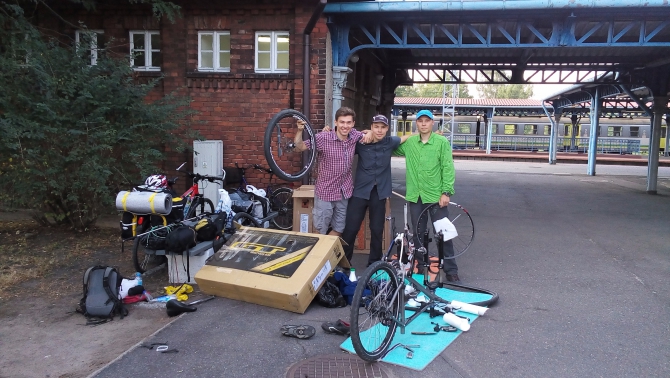 PhoneBusters. Берлин - Копенгаген, велотрип братьев из Смоленска и парня из Донецка.