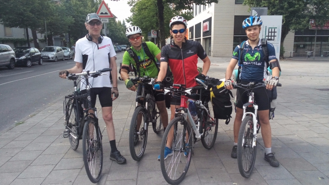 PhoneBusters. Берлин - Копенгаген, велотрип братьев из Смоленска и парня из Донецка.