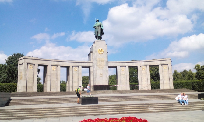 PhoneBusters. Берлин - Копенгаген, велотрип братьев из Смоленска и парня из Донецка.