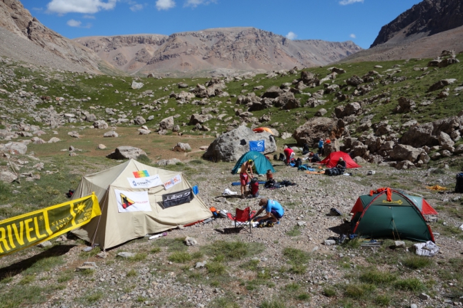 Дневник экспедиции ФАиС Москвы в район пика Белый, август 2015 (Альпинизм, пик белый, экспедиция, нилов, головченко, григорьев, лето, тянь-шань, кок-шаал тоо)