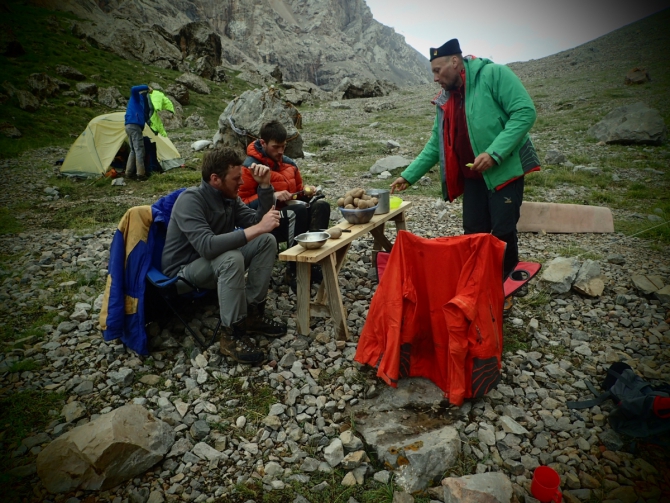 Дневник экспедиции ФАиС Москвы в район пика Белый, август 2015 (Альпинизм, пик белый, экспедиция, нилов, головченко, григорьев, лето, тянь-шань, кок-шаал тоо)