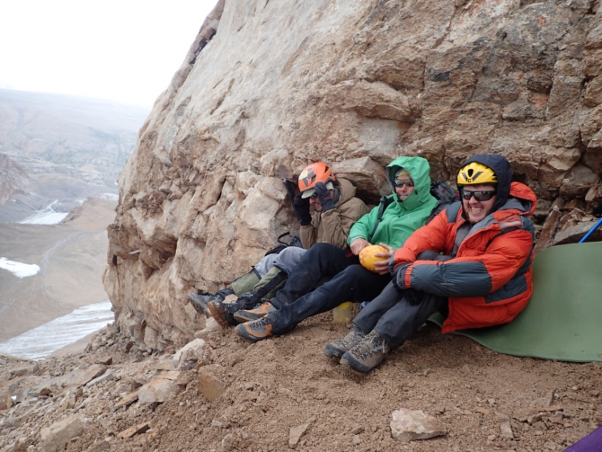 Дневник экспедиции ФАиС Москвы в район пика Белый, август 2015 (Альпинизм, пик белый, экспедиция, нилов, головченко, григорьев, лето, тянь-шань, кок-шаал тоо)