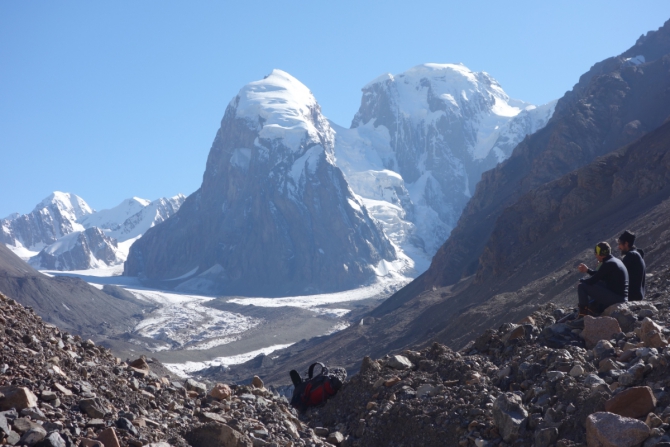 Дневник экспедиции ФАиС Москвы в район пика Белый, август 2015 (Альпинизм, пик белый, экспедиция, нилов, головченко, григорьев, лето, тянь-шань, кок-шаал тоо)