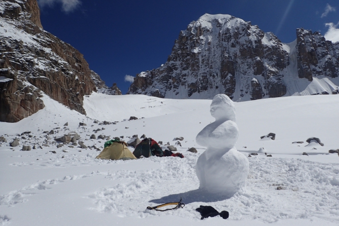 Дневник экспедиции ФАиС Москвы в район пика Белый, август 2015 (Альпинизм, пик белый, экспедиция, нилов, головченко, григорьев, лето, тянь-шань, кок-шаал тоо)