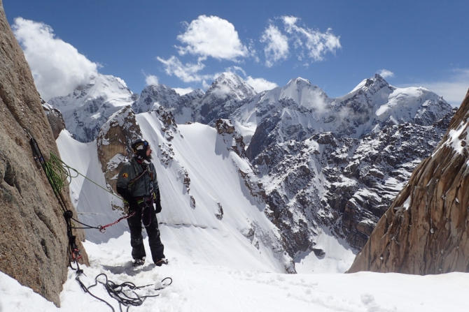 Дневник экспедиции ФАиС Москвы в район пика Белый, август 2015 (Альпинизм, пик белый, экспедиция, нилов, головченко, григорьев, лето, тянь-шань, кок-шаал тоо)