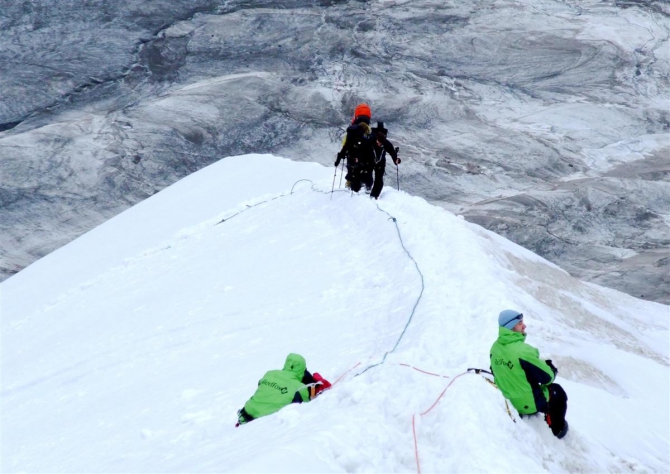 Жизнь на Хане. Энциклопедия в картинках. Фильм, фильм, фильм!.. (Альпинизм, хан тенгри, киноэкспедиция, тянь-шань)