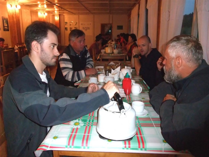 Жизнь на Хане. Энциклопедия в картинках. Хлеб насущный. (Альпинизм, тянь-шань, хан тенгри, киноэкспедиция)