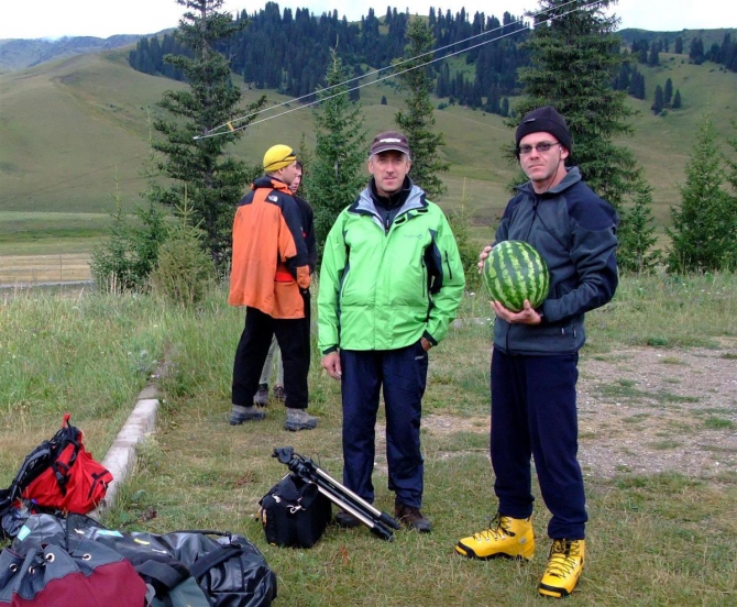 Жизнь на Хане. Энциклопедия в картинках. Хлеб насущный. (Альпинизм, тянь-шань, хан тенгри, киноэкспедиция)
