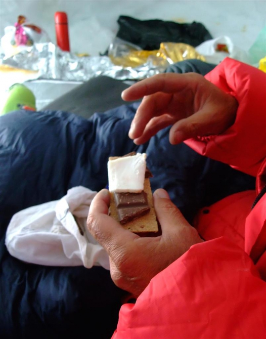 Жизнь на Хане. Энциклопедия в картинках. Хлеб насущный. (Альпинизм, тянь-шань, хан тенгри, киноэкспедиция)