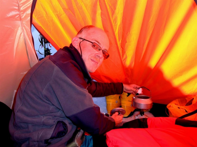 Жизнь на Хане. Энциклопедия в картинках. Хлеб насущный. (Альпинизм, тянь-шань, хан тенгри, киноэкспедиция)