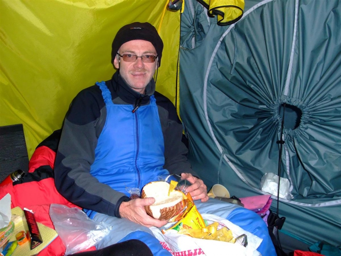 Жизнь на Хане. Энциклопедия в картинках. Хлеб насущный. (Альпинизм, тянь-шань, хан тенгри, киноэкспедиция)