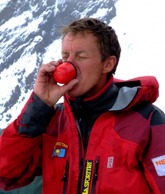 Жизнь на Хане. Энциклопедия в картинках. Житьё-питьё. (Альпинизм, киноэкспедиция, хан тенгри, тянь-шань)