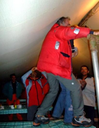 Жизнь на Хане. Энциклопедия в картинках. Житьё-питьё. (Альпинизм, киноэкспедиция, хан тенгри, тянь-шань)