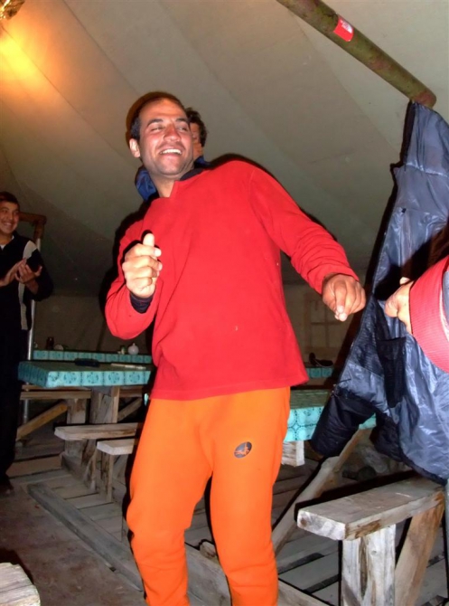 Жизнь на Хане. Энциклопедия в картинках. Житьё-питьё. (Альпинизм, киноэкспедиция, хан тенгри, тянь-шань)