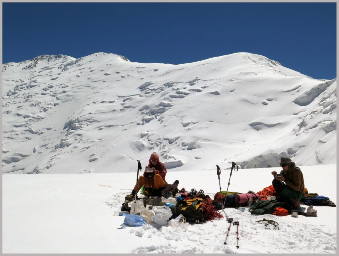 Ледобуры на "крыше мира". (Горный туризм, альпинизм, туризм, альпиндустрия, тест)