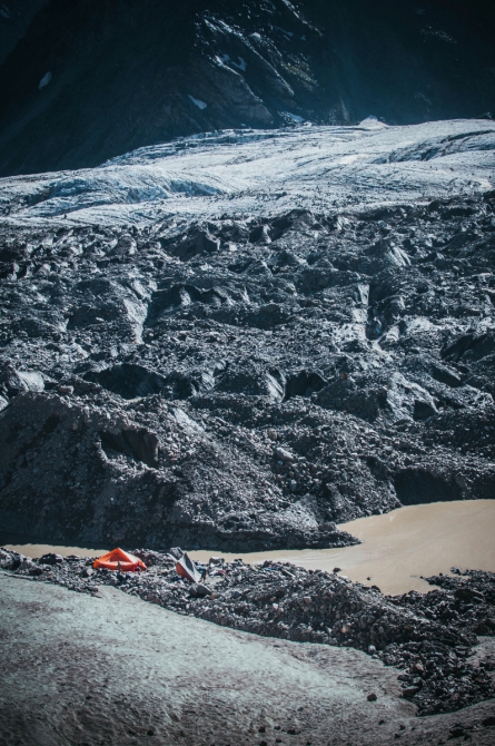 Фотоочерк о горном походе 6 к.с. на Памир. Часть первая (Горный туризм, федченко, ГМС, ПФП, пик коммунизма, гармо, Бивачный, 2015)